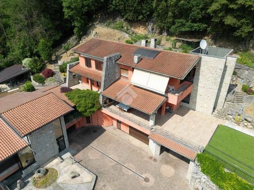 Villa à Nembro, Provincia di Bergamo
