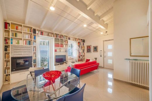 Apartment in San Zeno di Montagna, Provincia di Verona