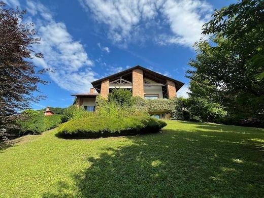 Villa in Guarene, Provincia di Cuneo