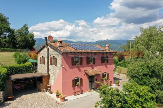 Villa - Castelnuovo di Garfagnana, Provincia di Lucca