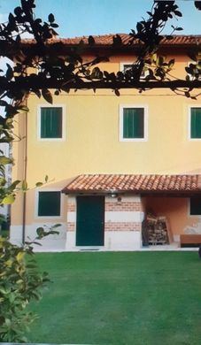 Villetta a Schiera a Montorso Vicentino, Vicenza