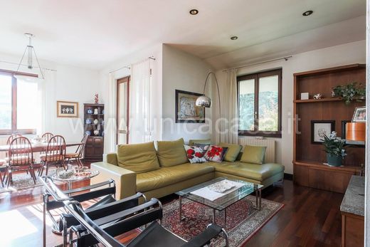 Cassano d'Adda, Città metropolitana di Milanoのヴィラ