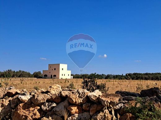 Casa de campo en San Pancrazio Salentino, Provincia di Brindisi