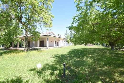 Villa in Rivergaro, Provincia di Piacenza