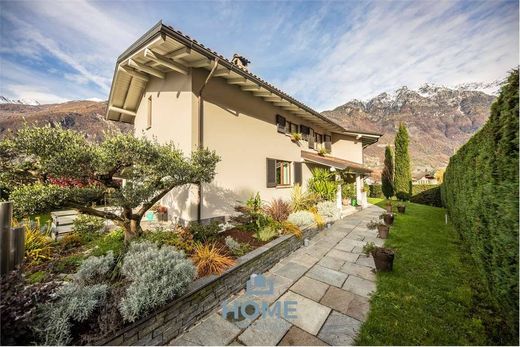 Villa in Prata Camportaccio, Provincia di Sondrio