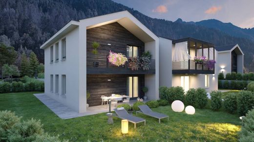 Piso / Apartamento en Temù, Provincia di Brescia