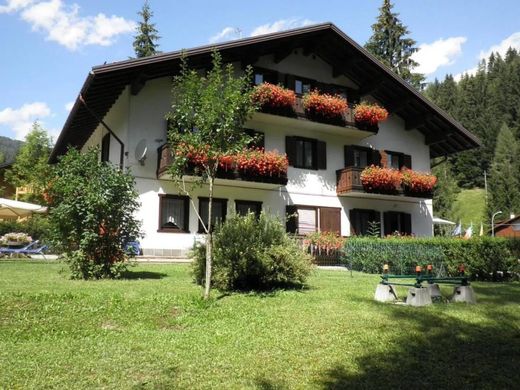 Villa en Falcade Alto, Provincia di Belluno