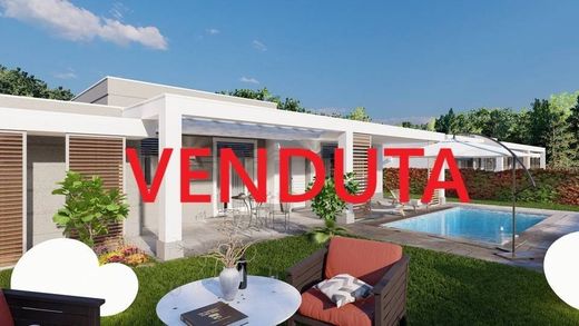 Villa in Olgiate Molgora, Provincia di Lecco