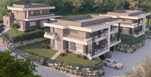 Villa in Gallarate, Provincia di Varese