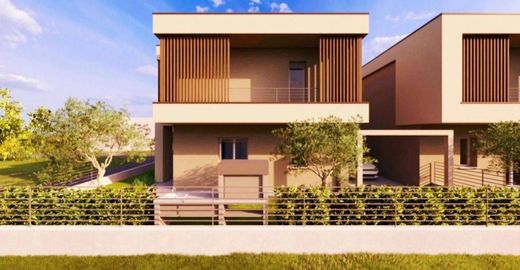 Villa a Manerba del Garda, Brescia