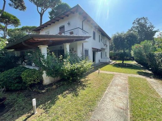 Villa à Forte dei Marmi, Lucques