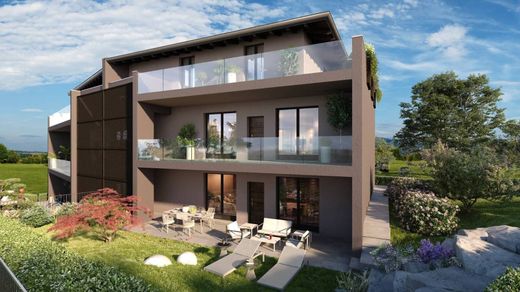 Apartment / Etagenwohnung in Ponteranica, Provincia di Bergamo