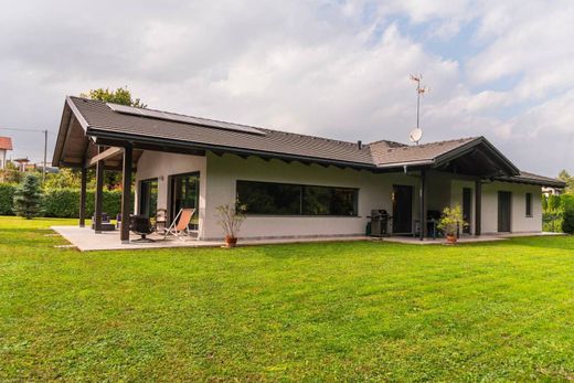 Villa in Sumirago, Provincia di Varese
