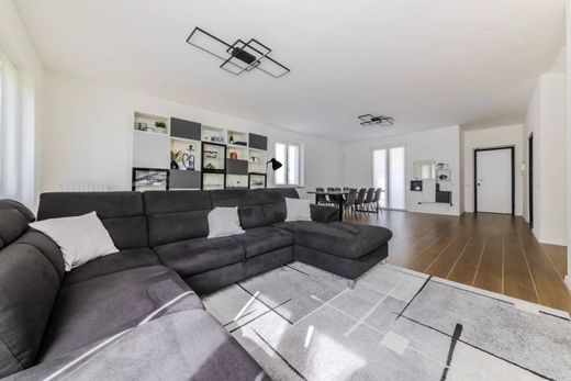 Villa a Arese, Milano