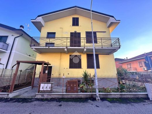 Villa in Pero, Città metropolitana di Milano