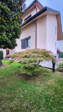 Villa in Cologno Monzese, Milan