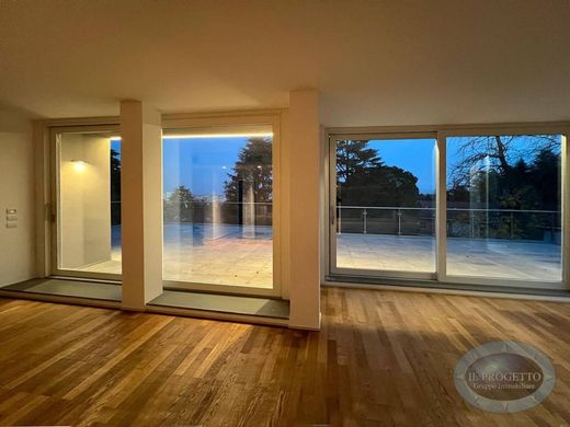 Attico a Bologna, Emilia-Romagna