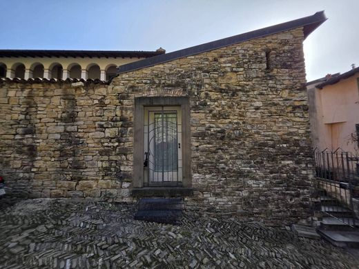 Casa di lusso a Bergamo, Lombardia