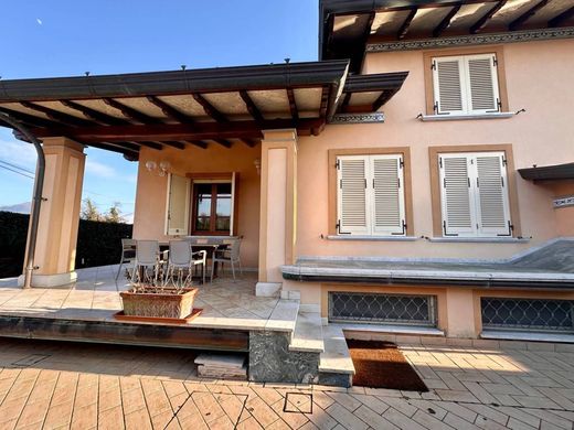 Pietrasanta, Provincia di Luccaのヴィラ