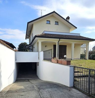 Villa - Vanzago, Milão