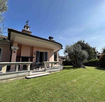 Villa in Rodengo-Saiano, Provincia di Brescia