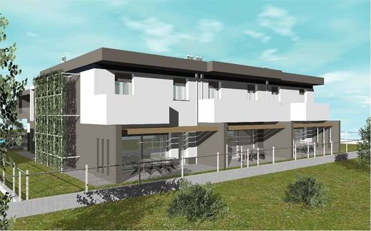 빌라 / Curno, Provincia di Bergamo