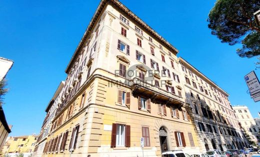 Apartment / Etagenwohnung in Rom, Latium