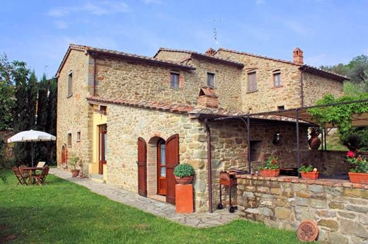 Country House in Cortona, Province of Arezzo
