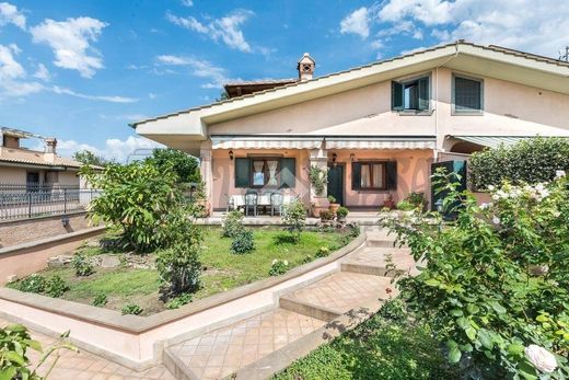 Villa in Ciampino, Rome
