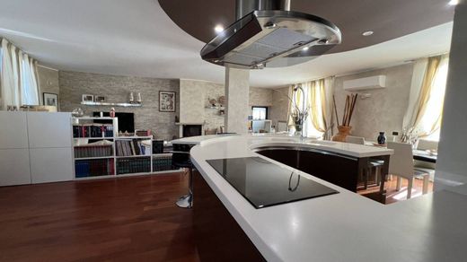 Villa a Sedriano, Milano