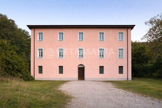 Willa w Camaiore, Provincia di Lucca
