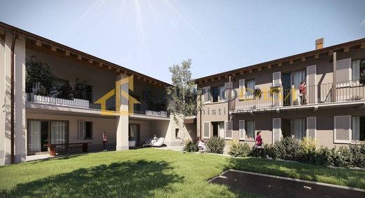 아파트 / Cernusco sul Naviglio, Città metropolitana di Milano