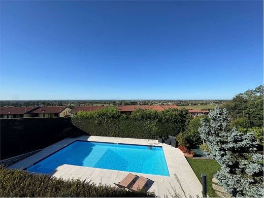 Villa in Volta Mantovana, Province of Mantua