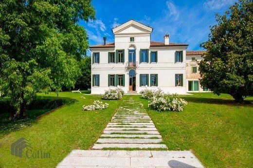 Villa in Nervesa della Battaglia, Provincia di Treviso