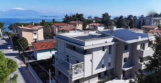 Penthouse Desenzano del Garda, Brescia ilçesinde