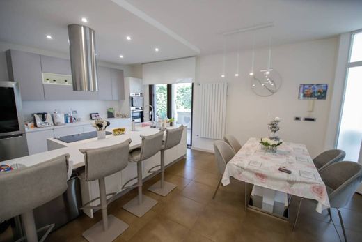 别墅  Rivarossa, 都灵省