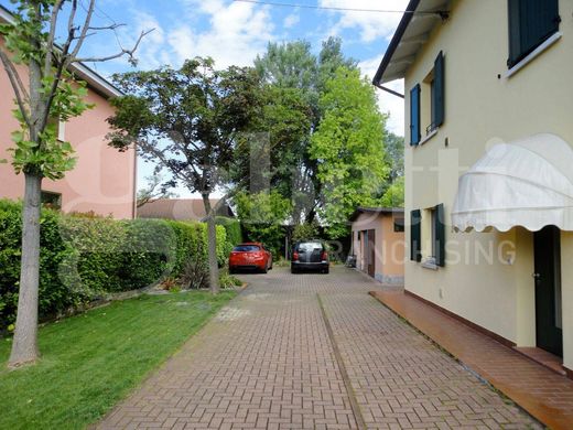Villa in Castel Maggiore, Bologna