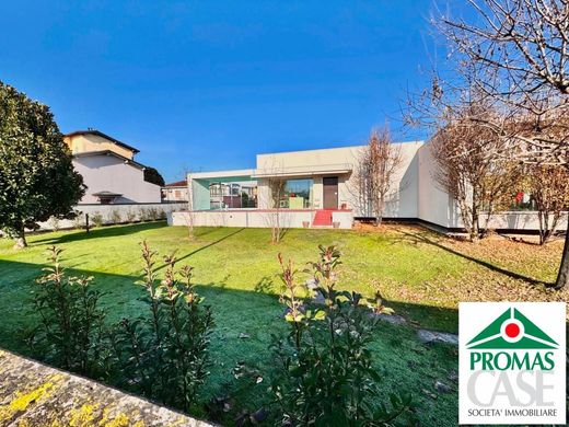 Villa in Castel Gabbiano, Provincia di Cremona