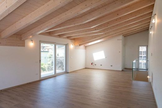 Ρετιρέ σε Trento, Provincia autonoma di Trento