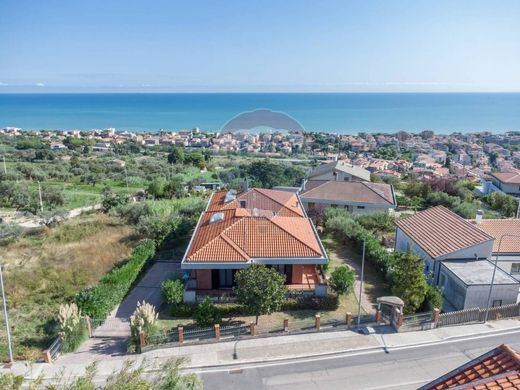 Villa in Silvi, Provincia di Teramo