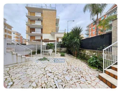 Appartamento a Gaeta, Latina