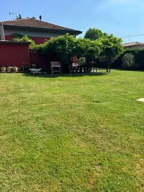 Villa a Vertemate con Minoprio, Como