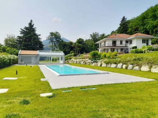 Villa in Brezzo di Bedero, Provincia di Varese