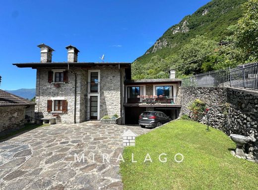 빌라 / Dubino, Provincia di Sondrio