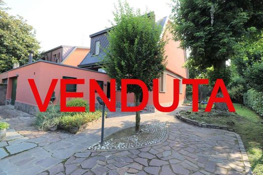 Villa in Arese, Milan