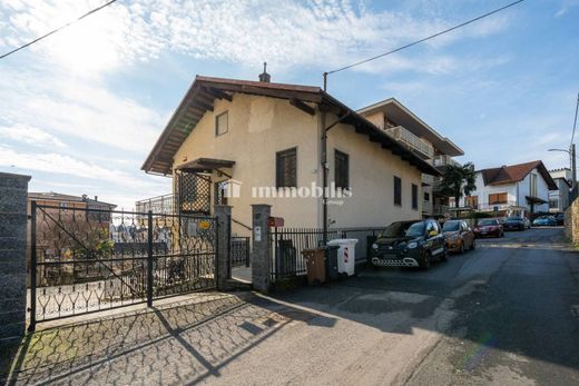 Villa in Collegno, Turin