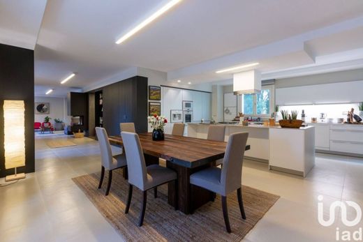 Villa in La Cassa, Torino