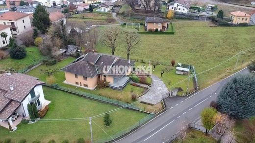 Villa - Bizzarone, Provincia di Como