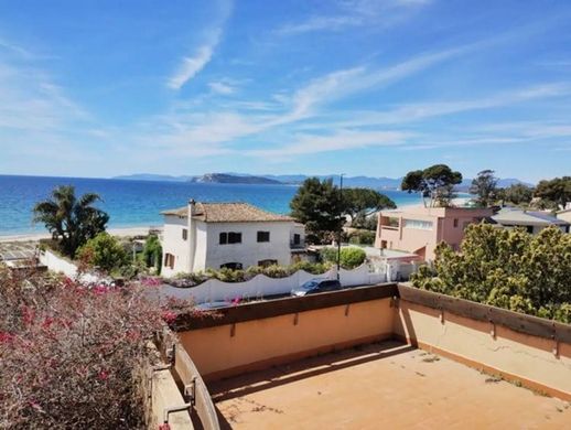 Villa in Quartu Sant'Elena, Provincia di Cagliari