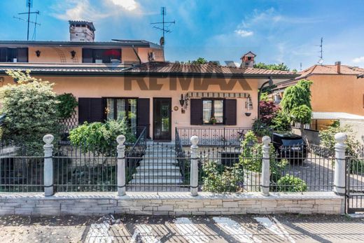 Villa in Rho, Milan